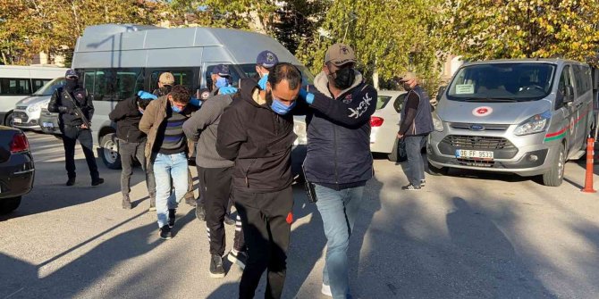 DEAŞ operasyonunda yakalanan 4 kişiden biri tutuklandı