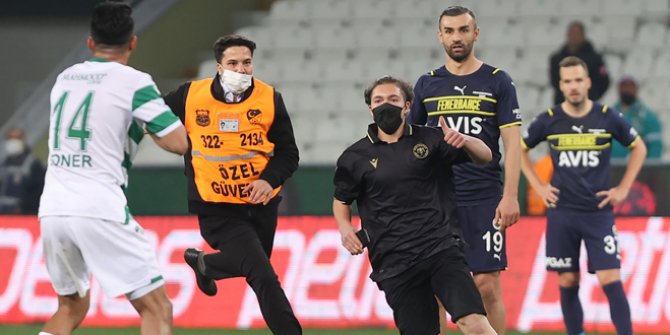 Sahaya giren taraftar yüzünden Konyaspor'a ceza gelecek!