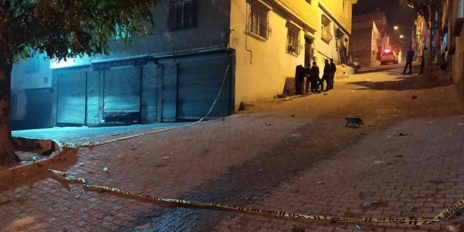 Komşu iki aile arasında silahlı kavga: 2’si ağır 5 yaralı