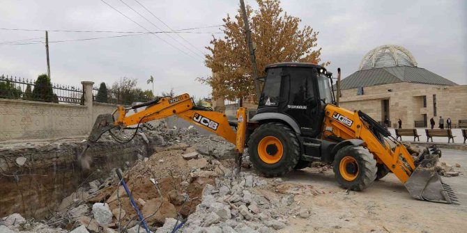 Şehir mezarlığının yanına otopark çalışması