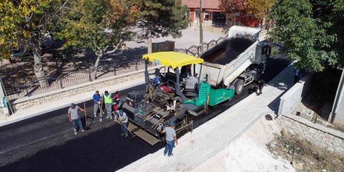 Meram'da asfalt çalışmaları sürüyor