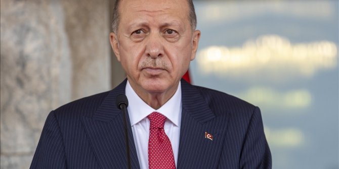 Erdogan: Nastavit ćemo da radimo bez prestanka na putu služenja naciji