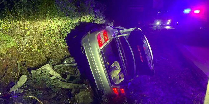 Otomobille hafif ticari araç çarpıştı: 1 ölü, 3 yaralı
