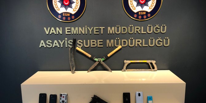 Van'da hırsızlık şüphelisi 5 kişi tutuklandı