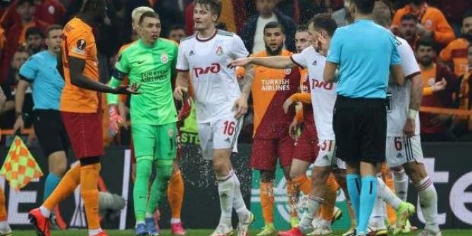 Galatasaray kural hatası için UEFA'ya gidecek