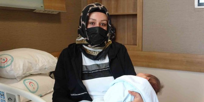 Hamileliğinin 8’inci ayında Covid’e yakalanan annenin aşı pişmanlığı