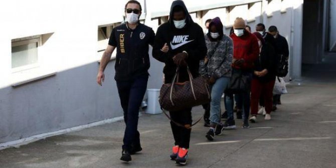 Uluslararası dolandırıcılar 'futbolcuyuz' diyerek kandırmıştı! Tutuklandılar