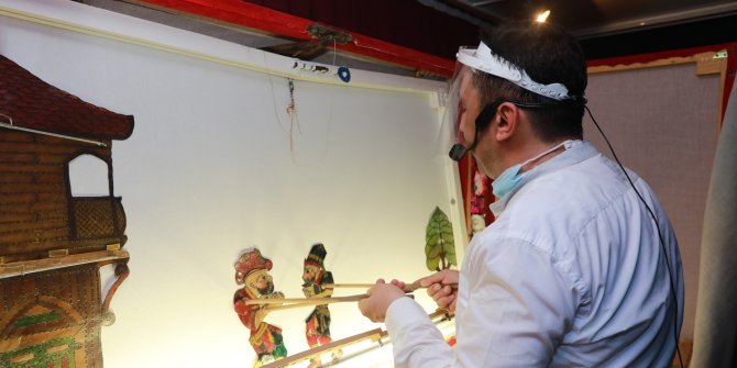 Öğrenciler Hacivat Karagöz’ü izledi