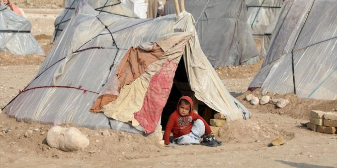 Afganistan'da açlık ve yoksulluk en çok evlerinden olmuş aileleri etkiliyor