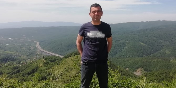 Oturduğu apartmanda 'kimsin' diye sorduğu kurye tarafından öldürüldü
