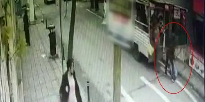 Sopalı saldırgan babasını öldüresiye dövdü
