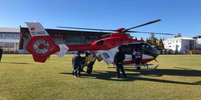 Kalp rahatsızlığı geçiren kadına hava ambulansı desteği