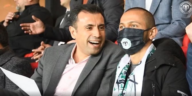 Konyaspor Başkanı, görme engelli taraftara maç anlatımı yaptı
