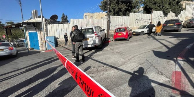 İsrail polisi Filistinli çocuğu "bıçaklı saldırı" suçlamasıyla okulunda gözaltına aldı