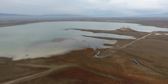 Amasya Yedikır Baraj Gölü'nde su seviyesi yüzde 15'e düştü