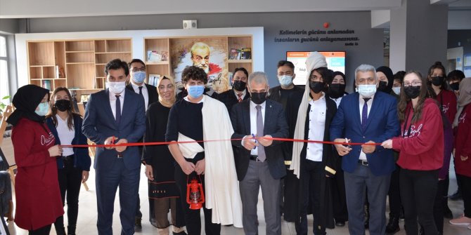 Karaman'da "Felsefe Yolculuğu" sergisi açıldı