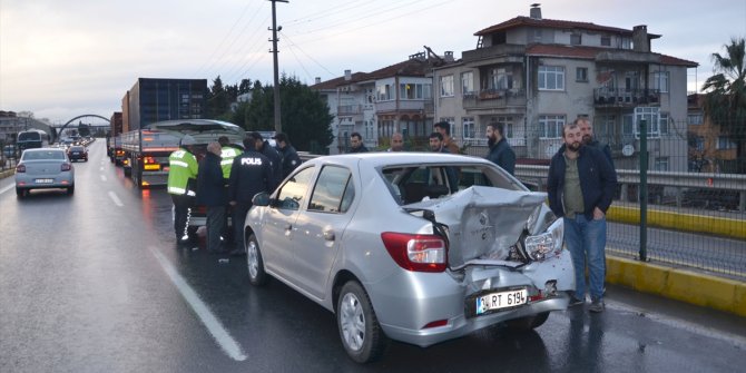 Kocaeli'de tırla otomobilin karıştığı kazada 1 kişi yaralandı