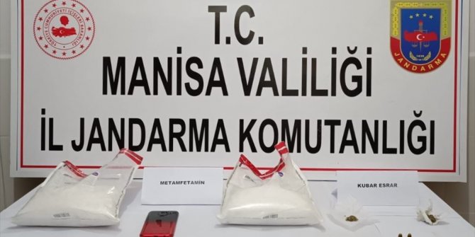 Manisa'da otomobilde 1,5 kilogram metamfetamin ele geçirildi