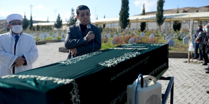 Antalya'da yurtta öldürülen üniversite öğrencisinin cenazesi Kahramanmaraş'ta defnedildi