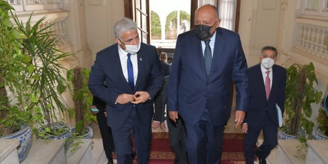 İsrail Dışişleri Bakanı Lapid Kahire'de Sisi ile İran ve Gazze'yi konuştu