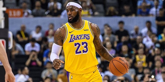LeBron James'in 'triple double'ı Lakers'a yetmedi