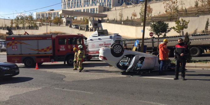 Mardin'de devrilen otomobildeki 4 kişi yaralandı