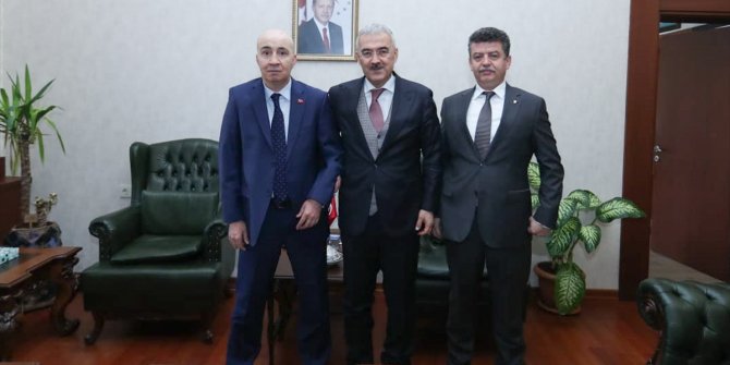 Cumhurbaşkanı Başdanışmanı Turgut Aslan, Eskişehir Valisi Erol Ayyıldız'ı ziyaret etti