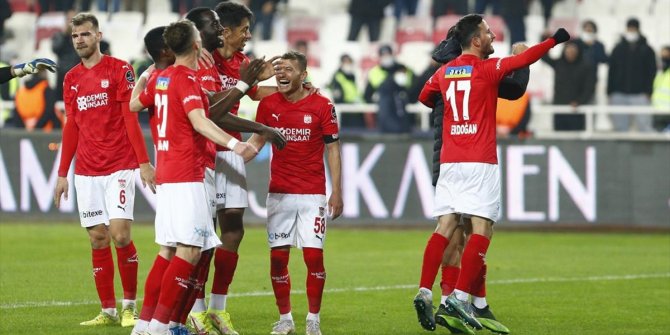 Sivasspor'un galibiyet serisi 3 maça çıktı