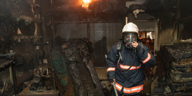 Mersin'de iş yerinde çıkan yangın hasara neden oldu