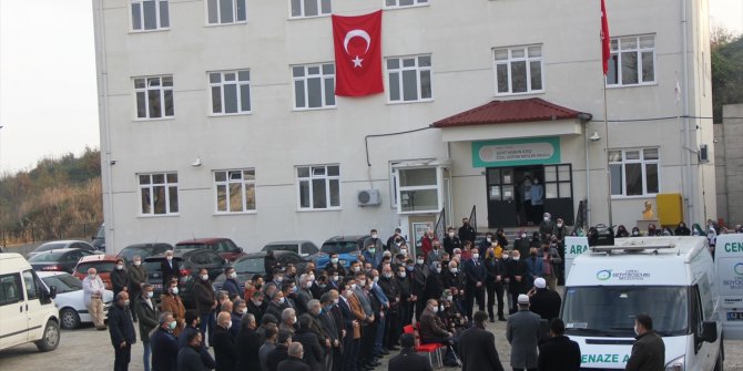 Samsun'daki kazada hayatını kaybeden öğretmenin cenazesi Ordu'da toprağa verildi