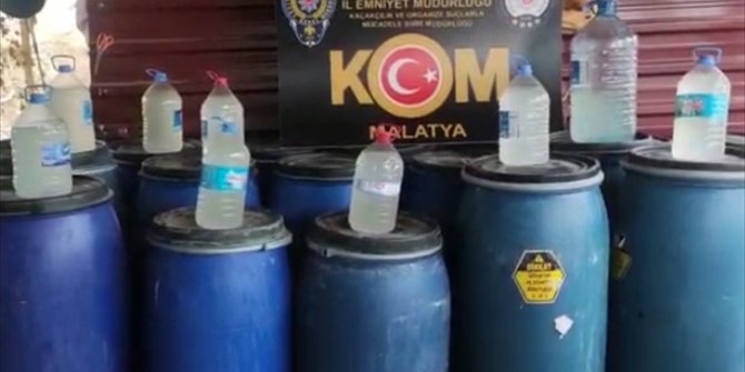 Malatya'da "Zehir" operasyonunda 4 bin 173 litre sahte alkol ele geçirildi