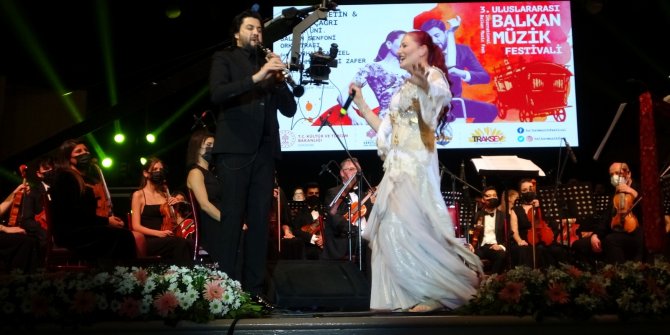 Candan Erçetin ve Serkan Çağrı, Balkan Müzik Festivali'nde  coşturdu