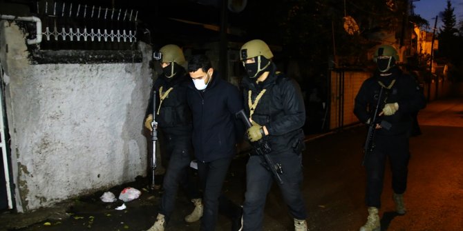 GÜNCELLEME - Adana'da terör örgütü DEAŞ'a yönelik operasyonda 13 zanlı yakalandı