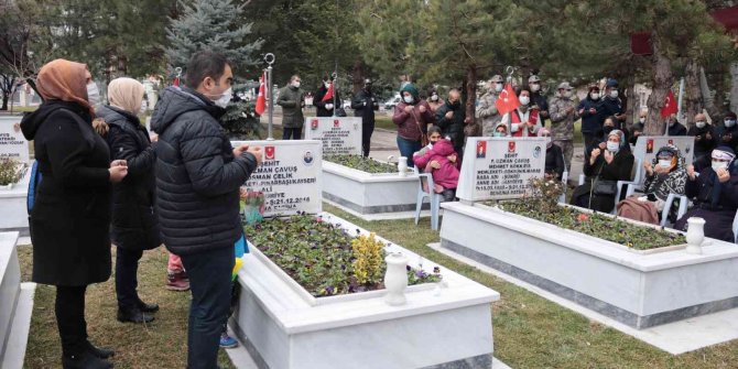 El Bab şehitleri mezarları başında anıldı