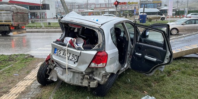 GÜNCELLEME - Samsun'daki trafik kazasında 1 kişi öldü, 4 kişi yaralandı