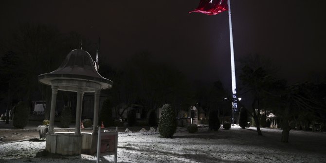 İstanbul'un yüksek kesimlerine kar yağdı