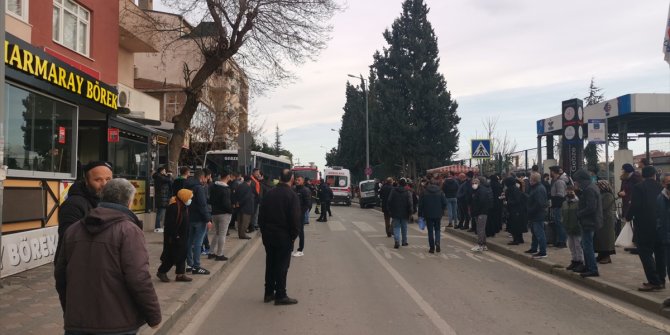 GÜNCELLEME - Kocaeli'de özel halk midibüsünün çarptığı anne öldü, 2 kızı yaralandı