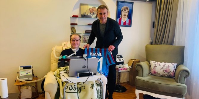 Trabzonspor Teknik Direktörü Abdullah Avcı, İsmail Gökçek'i ziyaret etti