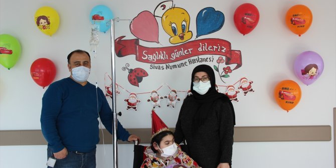Sivas'ta hastanede tedavi gören çocuklar için yılbaşı eğlencesi düzenlendi