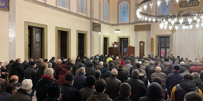 Ulu Cami’de yeni yılın ilk namazı kılındı