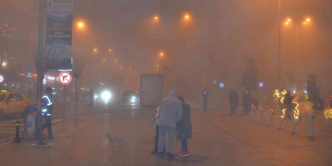 Çorlu’da yoğun sis: Göz gözü görmüyor