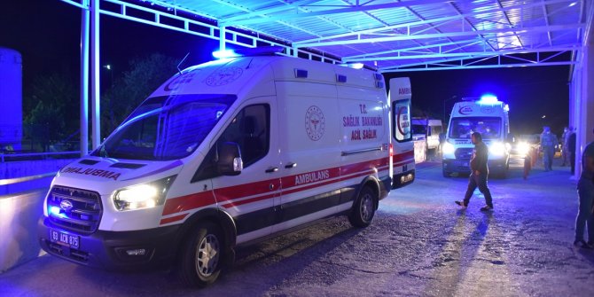 Şanlıurfa'da yoldan çıkan otomobildeki 6 kişi yaralandı