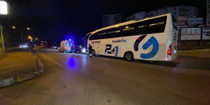 Kırıkkale'de yolcu otobüsünün otomobile çarpması güvenlik kamerasında
