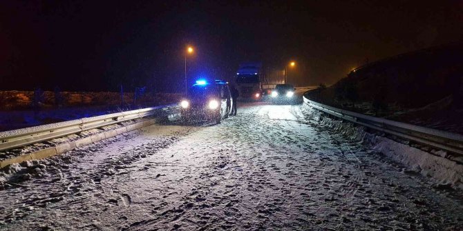 Kar, tipi ve buzlanma ulaşımda aksamalara neden oldu