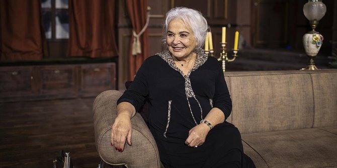 Altın Koza'nın 76 yaşındaki 'En İyi Kadın Oyuncu'su Emel Göksu: Sanatçının emeklisi olmaz