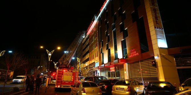 Nevşehir'de otelin çatısında çıkan yangın söndürüldü