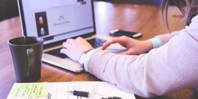 Omicron etkisi: Yeniden evden çalışmaya dönüldü