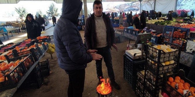 Kar yağdı, pazar yeri boş kaldı