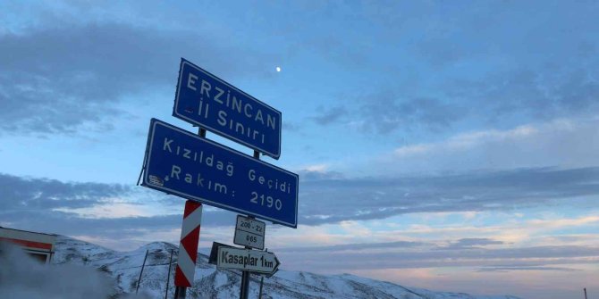 Erzincan-Sivas kara yolu tipi nedeniyle ulaşıma kapatıldı