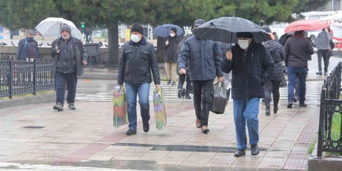 Samsun’a 1,5 günde 62,7 kilo yağış düştü